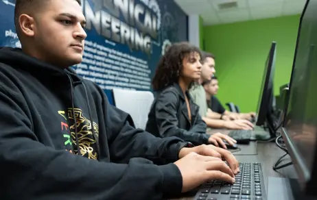 Estudiantes de Ingeniería logran acreditación internacional